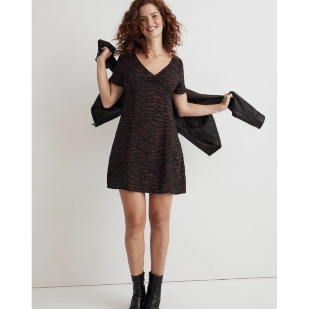 Madewell V-Neck Mini Dress Abstract Animal Print Size 8 Sustainable Black Brown